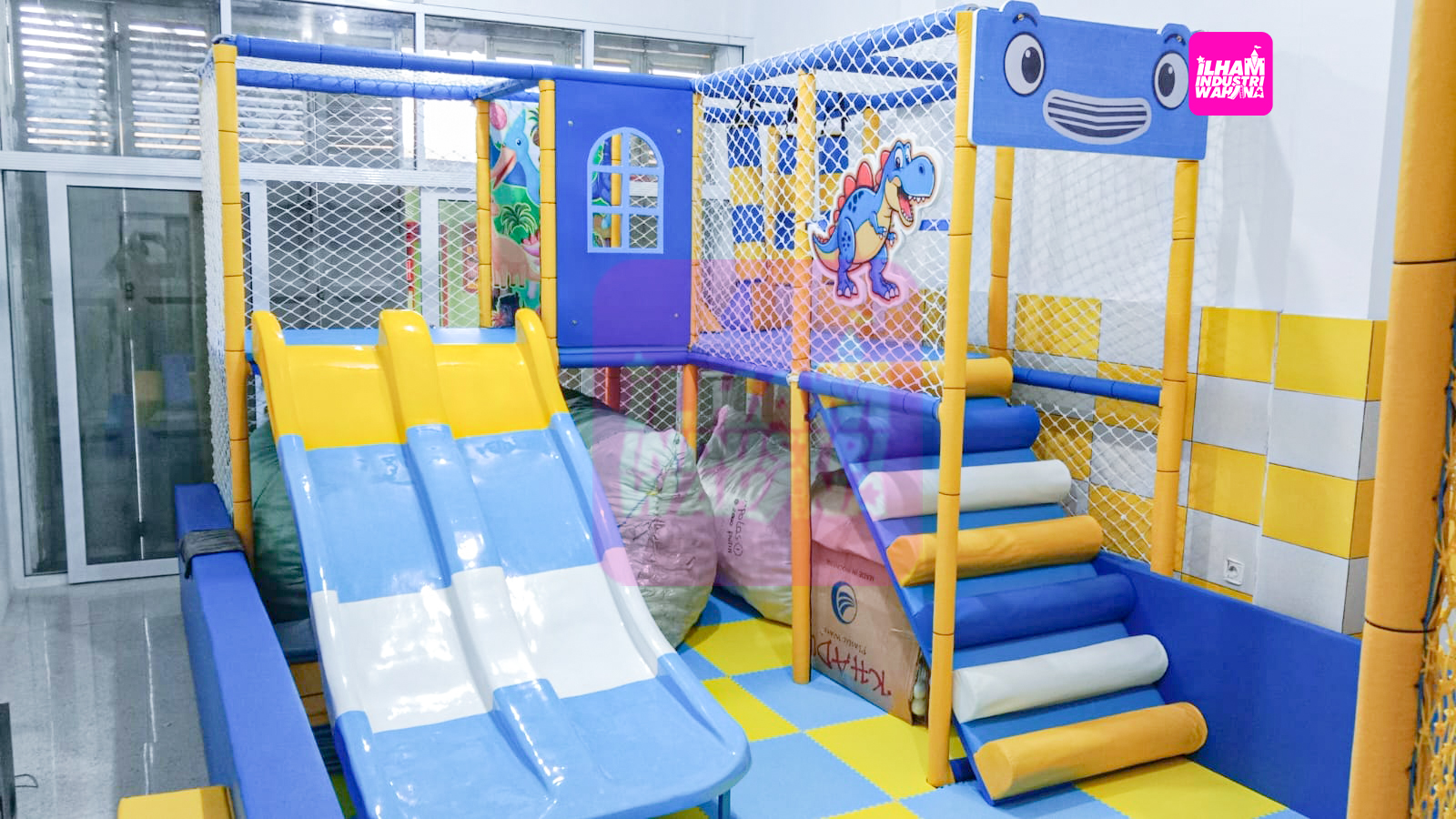 Playground anak tema trampolin Surabaya
